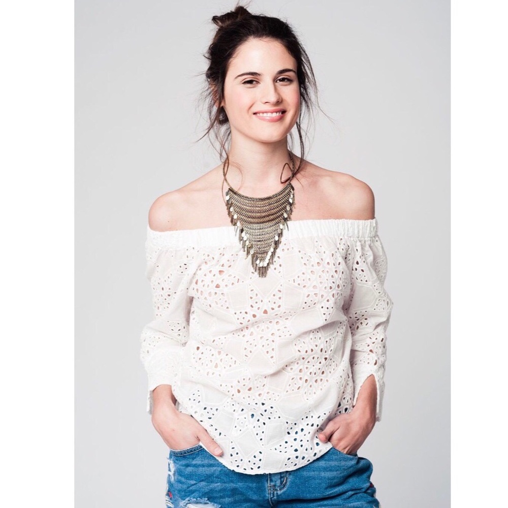 NWT WHITE 3/4 SLEEVE EYELET TOP